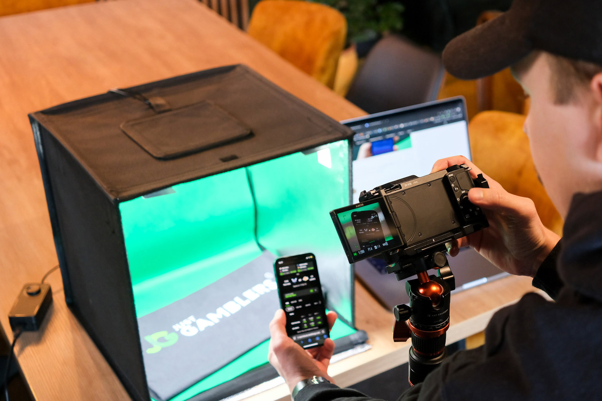 Photo of Patrik Lidin and the Process of Taking Photos of Online Gambling Products During JustGamblers Tests and Reviews